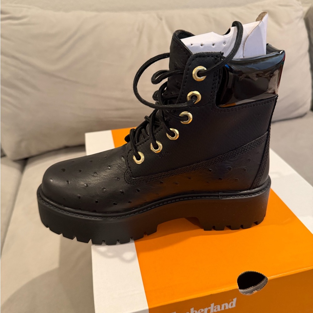 Timberland STONE STREET IN LACE WATERPROOF
BLACK FULL GRAIN Size 6.5 - Picture 6 of 7